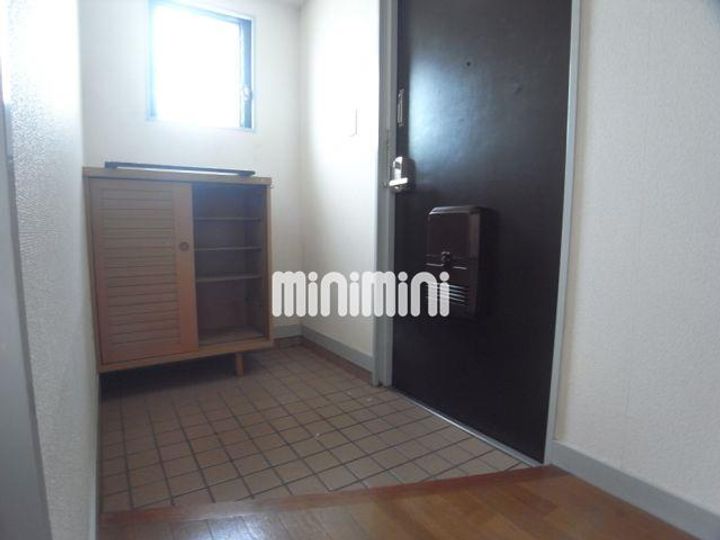 愛知県名古屋市名東区高社2(マンション)の賃貸物件の玄関