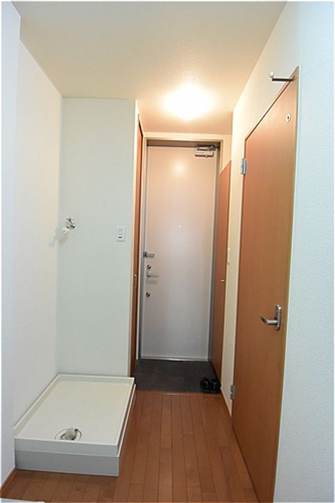 シャトル藤沢の玄関