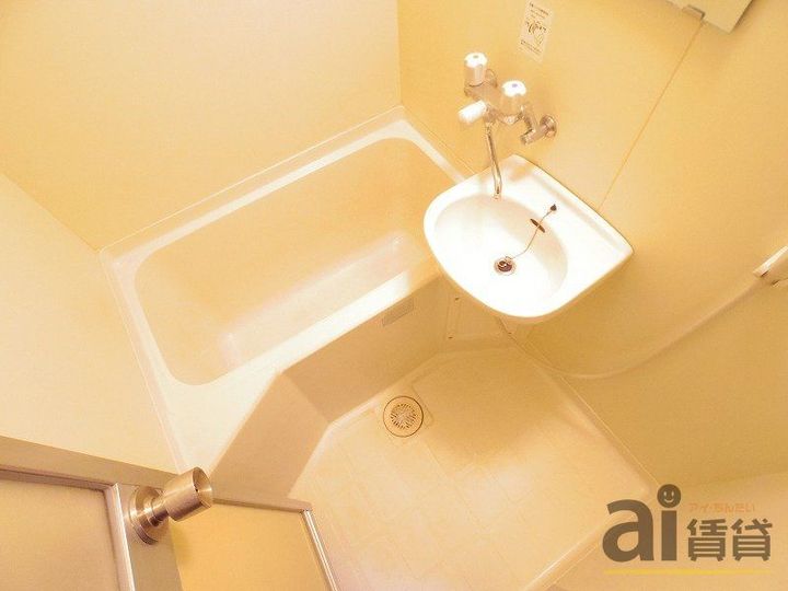 東京都西東京市芝久保町2の賃貸マンションの風呂