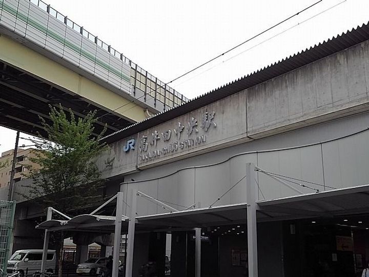 ビラカルロッタの周辺