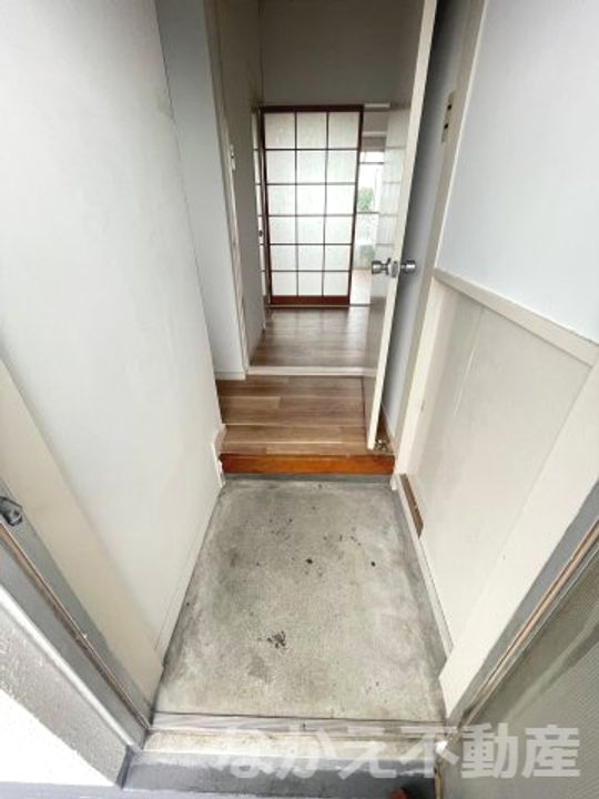 徳島県徳島市津田町4(マンション)の賃貸物件の玄関