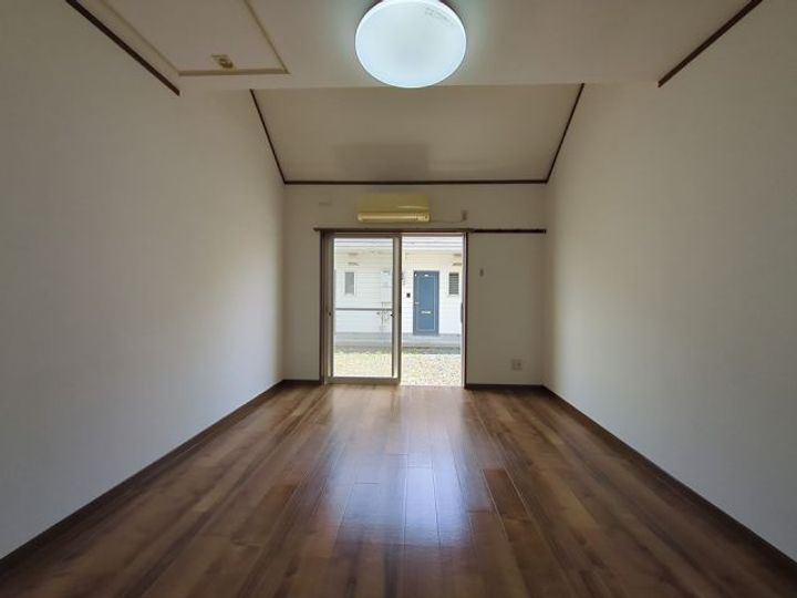 ハイツアティック Bの居間