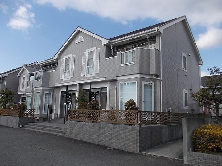 三重県四日市市西富田町(アパート)の賃貸物件の外観