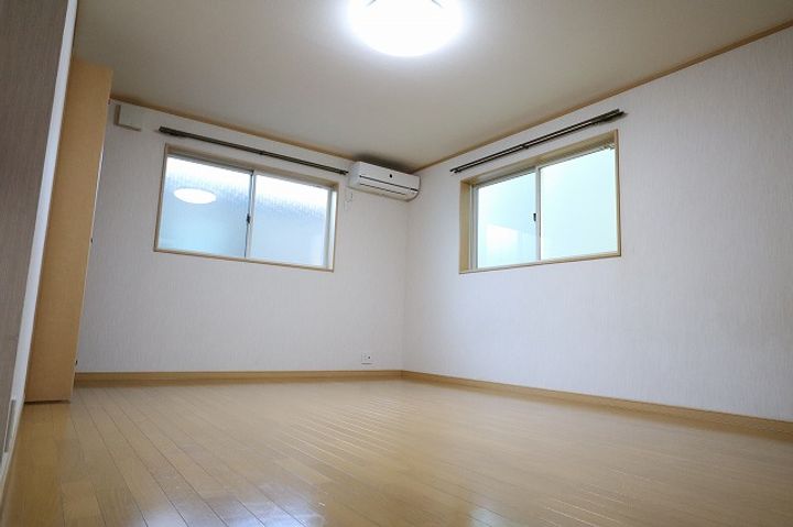 ハイグレードコーポの居間