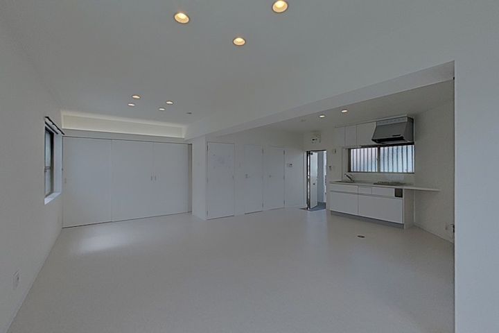 東江アパートの居間
