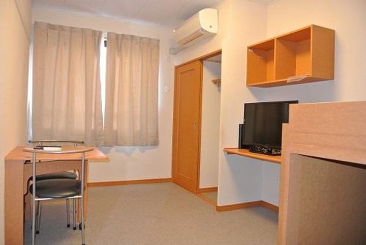 レオパレス鶴崎IIIの居間