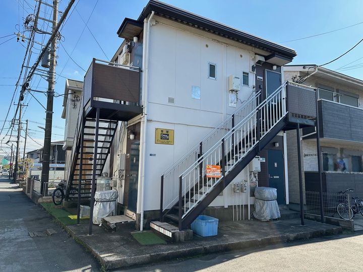 神明ハイツの外観
