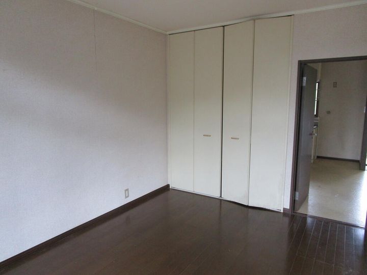 フロイデ野出島の内装
