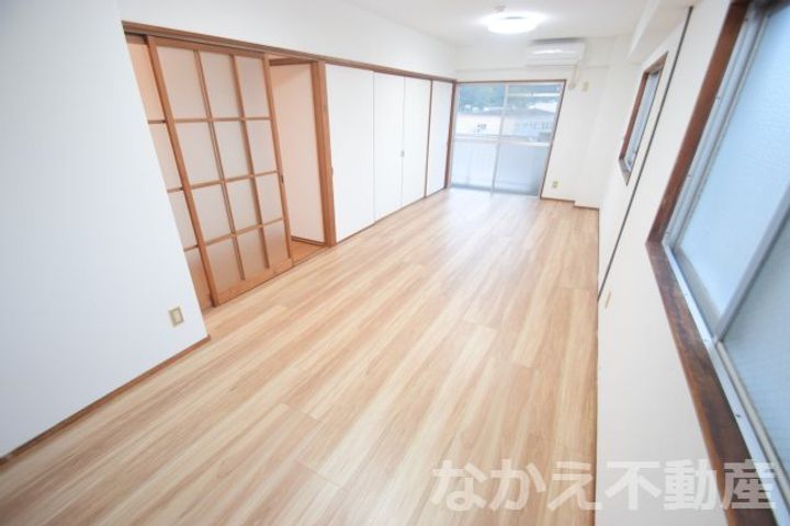 徳島県小松島市中田町字内開(マンション)の賃貸物件の居間