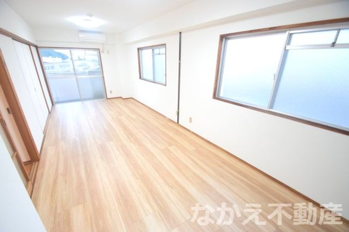 徳島県小松島市中田町字内開(マンション)の賃貸物件の居間