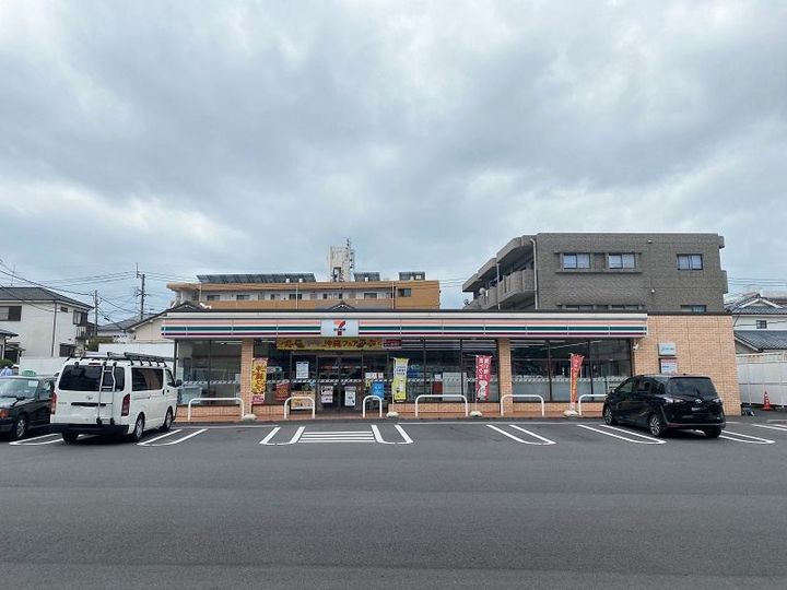 シャーメゾン ブロートの周辺