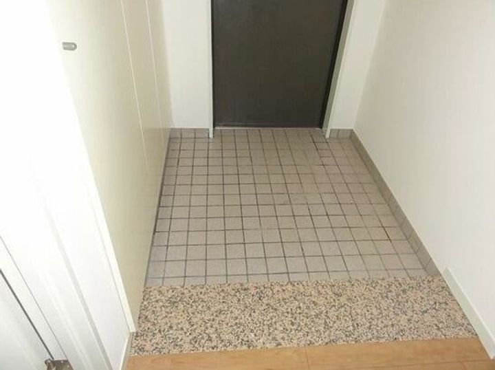 東京都港区麻布十番3(マンション)の賃貸物件の玄関