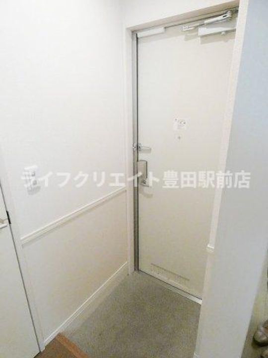 東京都八王子市北野町(アパート)の賃貸物件の玄関
