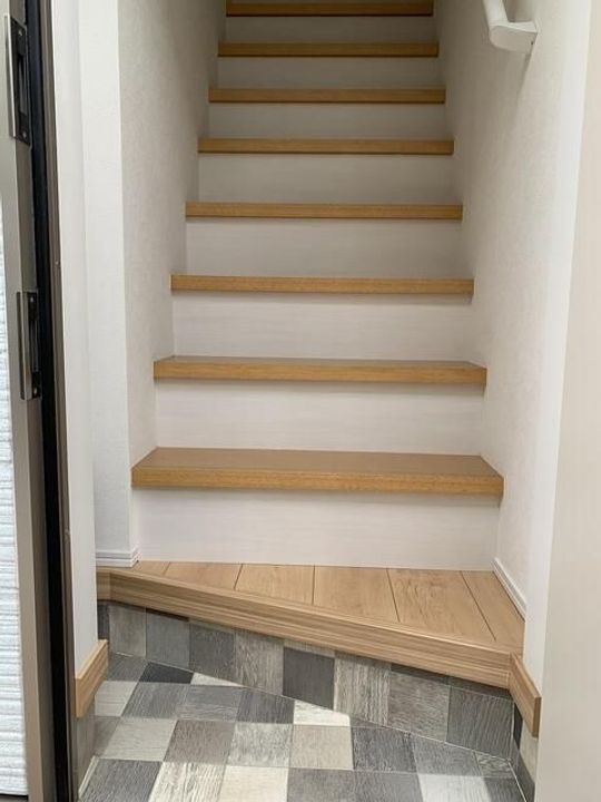 東京都三鷹市上連雀4(アパート)の賃貸物件の玄関