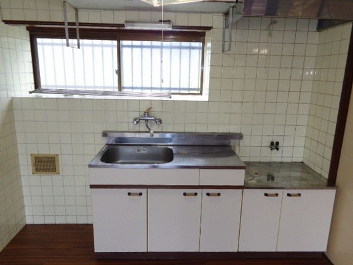 広島県広島市安佐南区緑井8(一戸建)の賃貸物件のキッチン