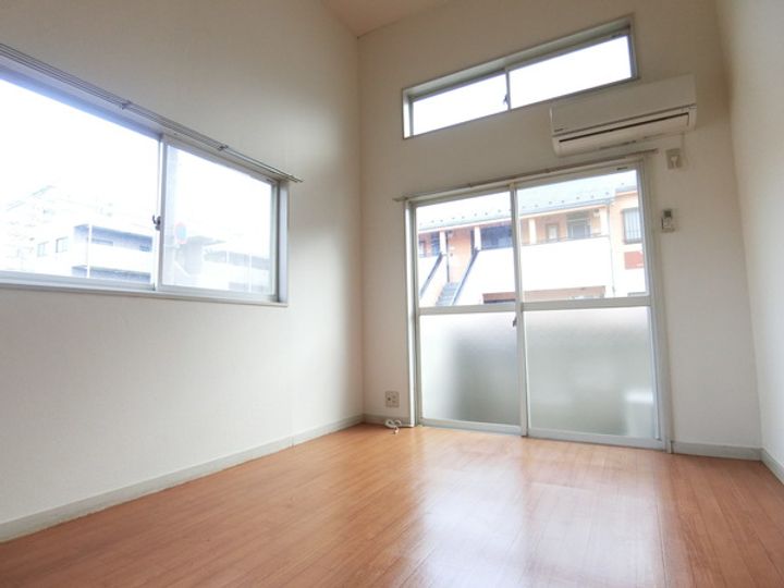 エステート新松戸22の居間