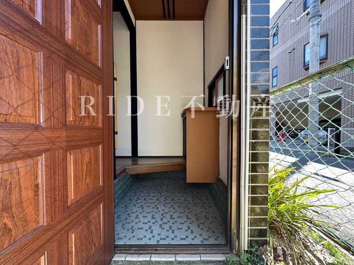 大阪府茨木市庄2(一戸建)の賃貸物件の玄関