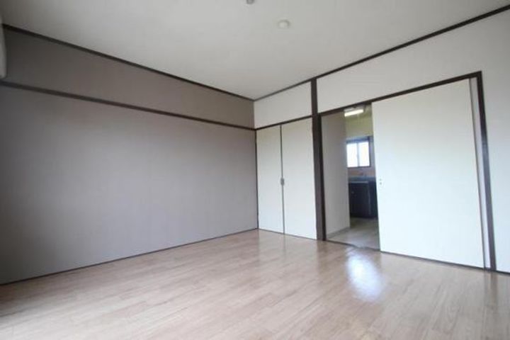 ラ・ヴィータ西市の居間