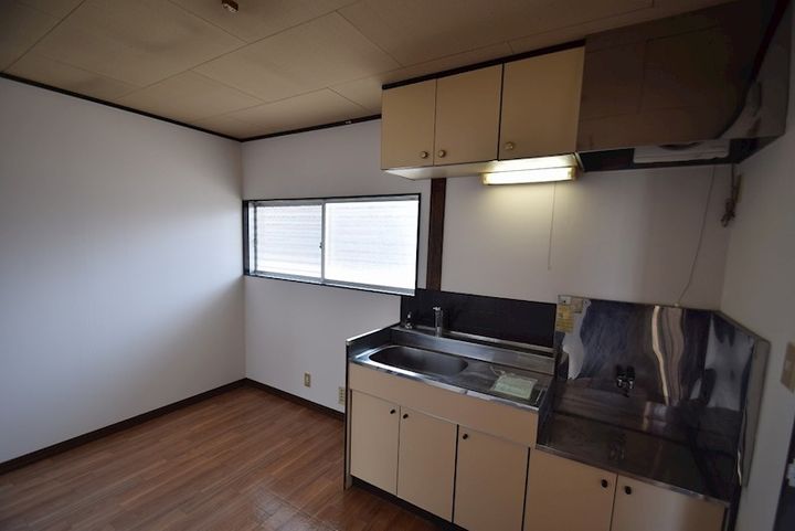 神奈川県小田原市南鴨宮3(アパート)の賃貸物件のキッチン