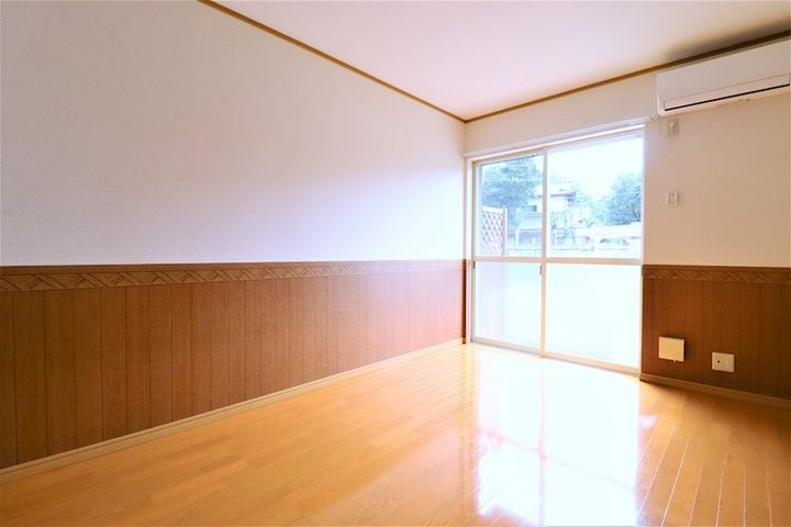 メゾン SMILE IIIの居間