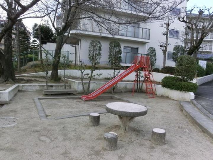 ローレルハイツあやめ池の地図