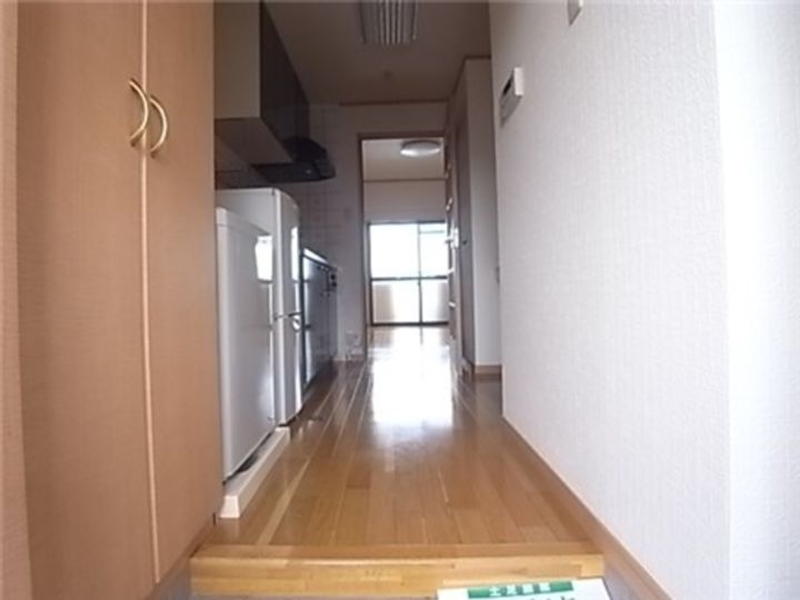 岡山県倉敷市二子(マンション)の賃貸物件の玄関