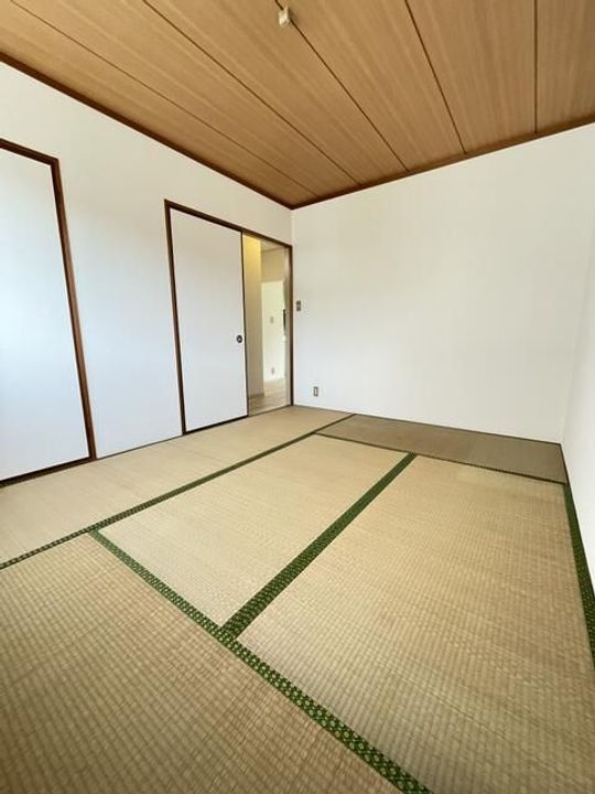 パレーシャル月出の居間