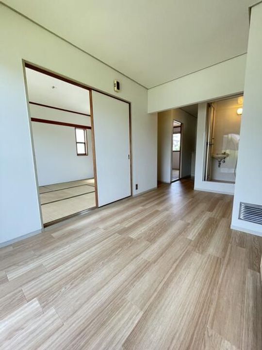 パレーシャル月出の居間