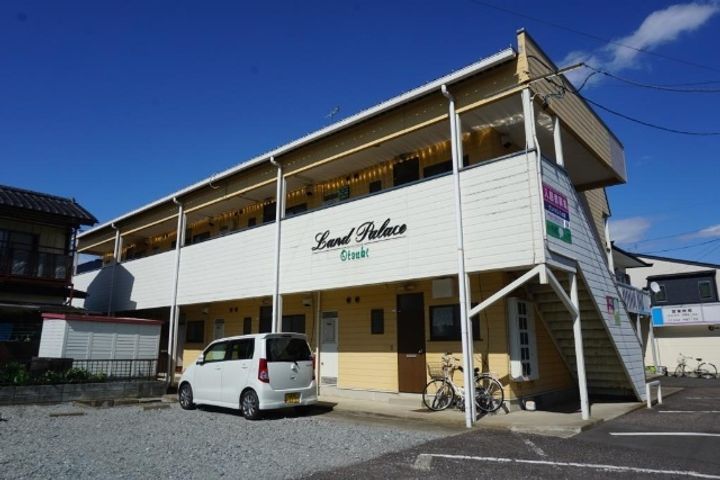 ランドパレス大槻の外観