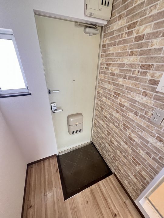 城山ハイツの玄関