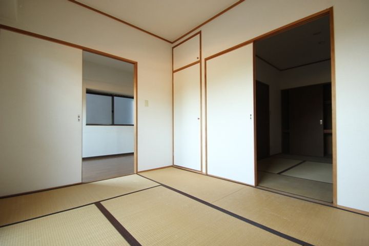 ビラバロンIIの内装