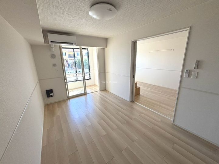 神奈川県南足柄市塚原(アパート)の賃貸物件の居間