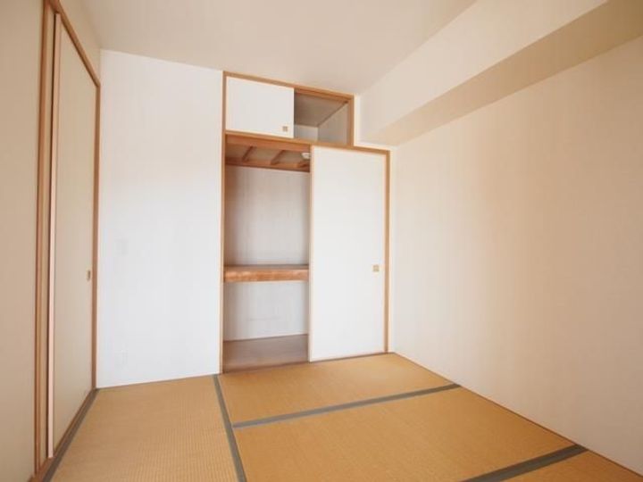 プラウド千里山田の居間