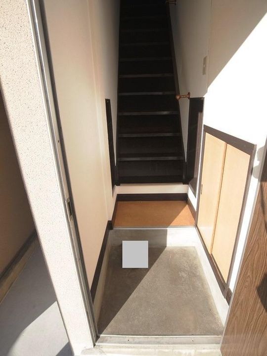 川村住宅の玄関