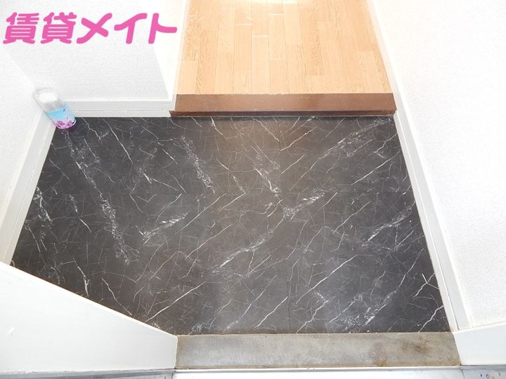 エバーランド伊藤の玄関