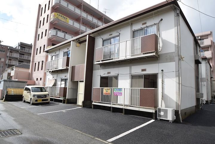 ハイツシャインAの外観