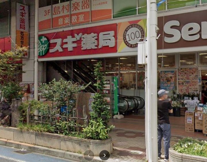 アリビオIIIの周辺