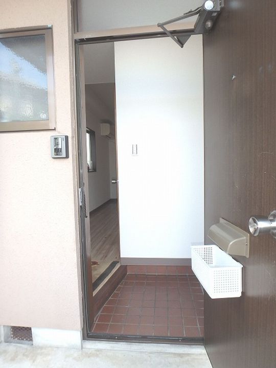 コーポサンライズの玄関