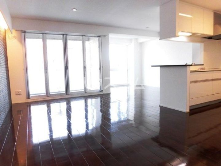 コモド覚王山の居間