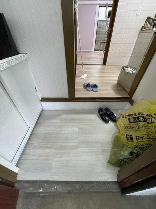 東京都町田市野津田町(一戸建)の賃貸物件の玄関