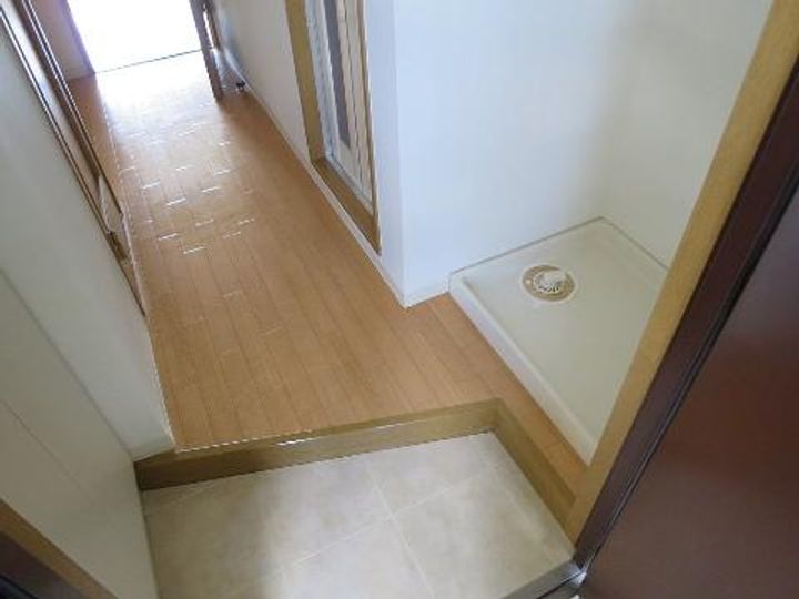 ローズハイツT・Kの玄関