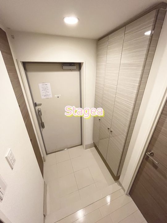 グランディール本町西の玄関