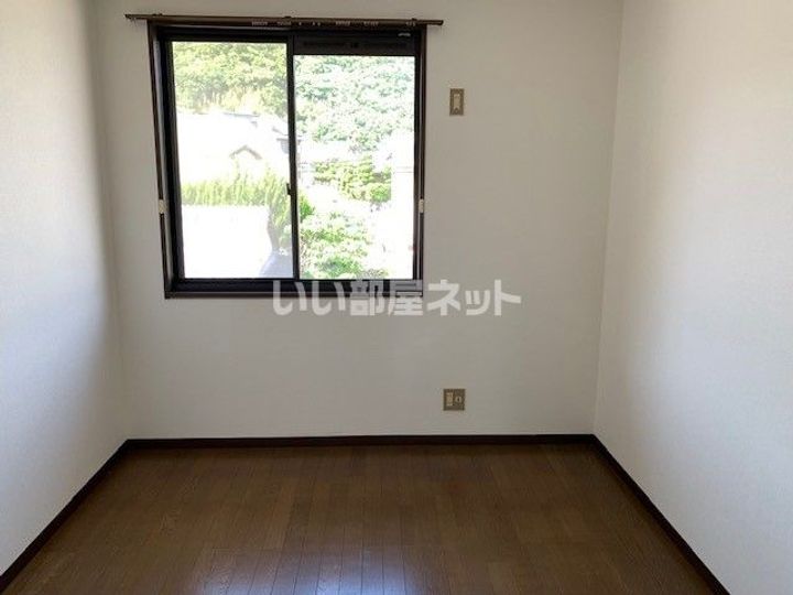 メゾン栄谷Iの居間