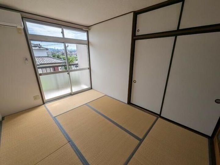 アライコーポの内装