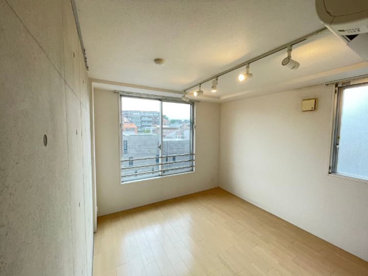 OIKOS東山の居間