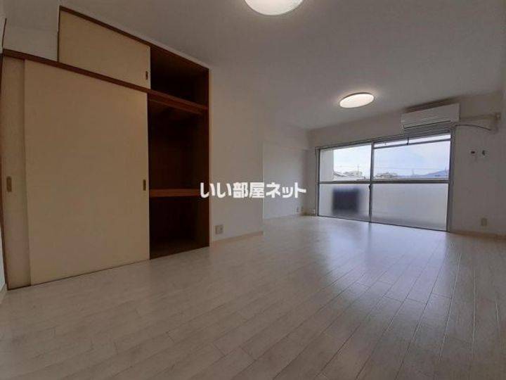 ルーチェSAKAEの居間