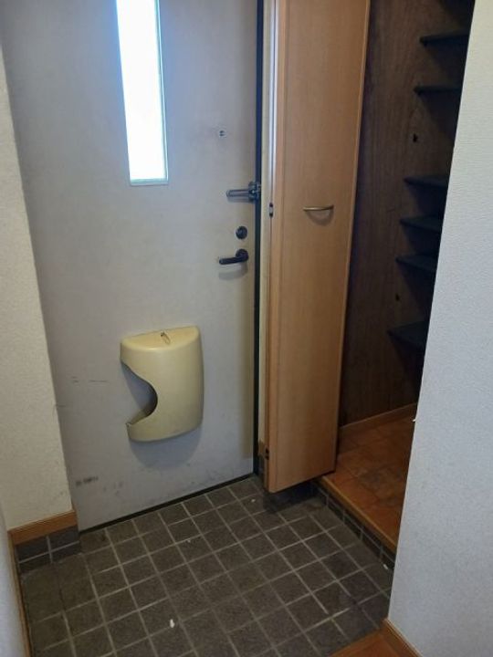 和歌山県和歌山市西浜(アパート)の賃貸物件の玄関