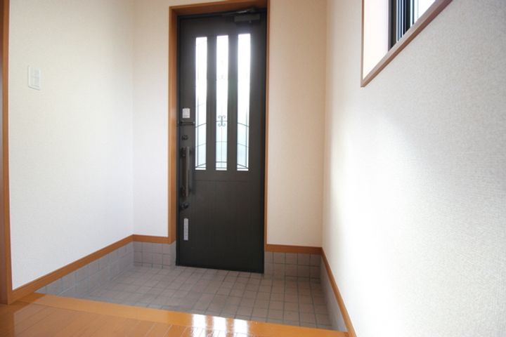 群馬県伊勢崎市連取町(一戸建)の賃貸物件の玄関