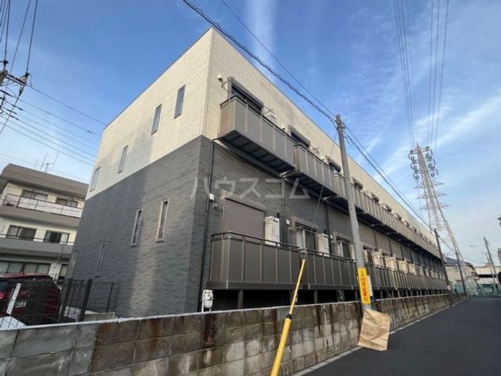 コンフォルト中山の外観