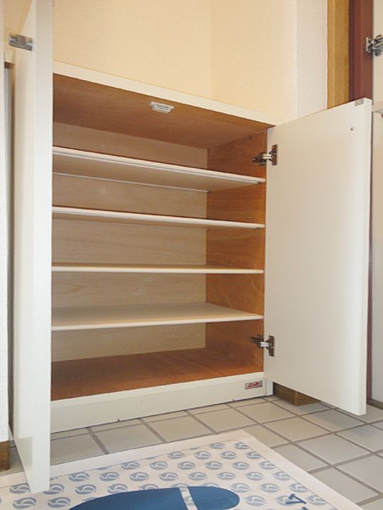 クレストの玄関